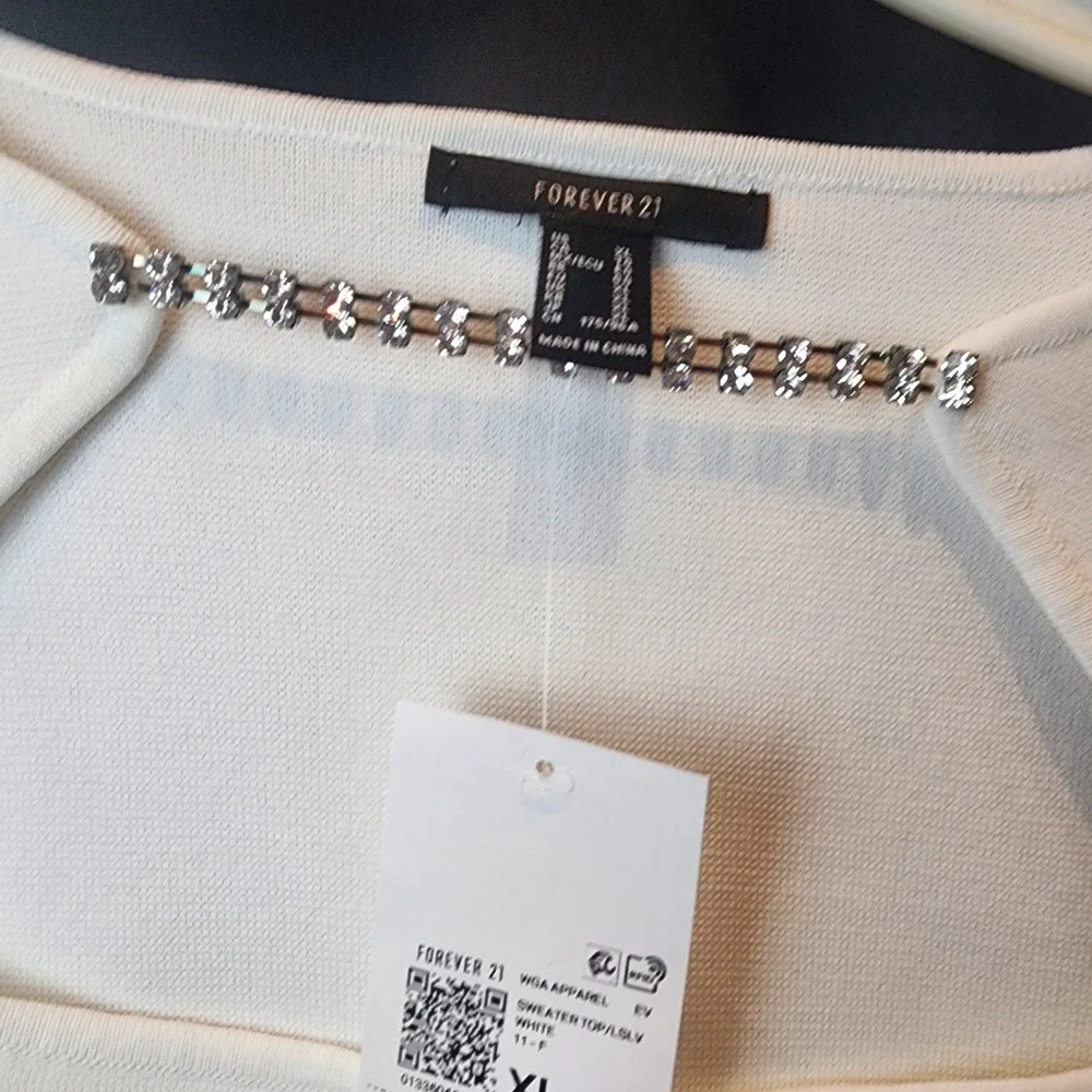 Forever 21 Sweater Top Women XL White Rhinestone Cutout Glam‎ Modern NWT
